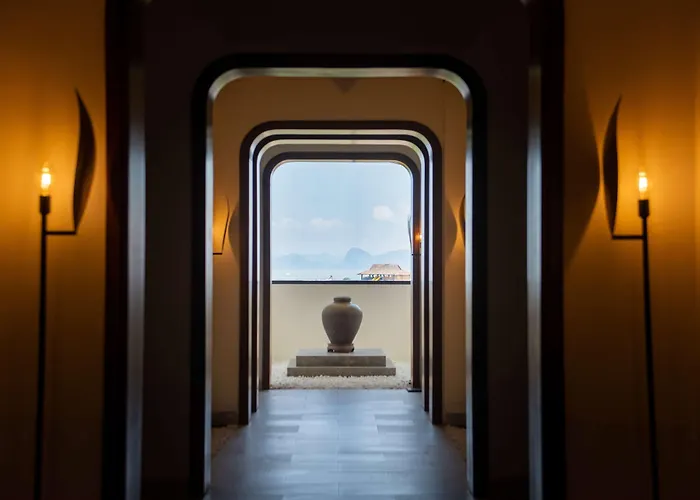 Soleil Ha Long, Trademark Collection By Wyndham Khách sạn 5*
